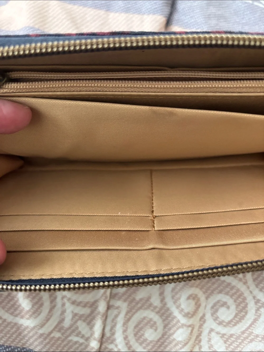 Travelon Navy and Red Patterned Zip Wallet